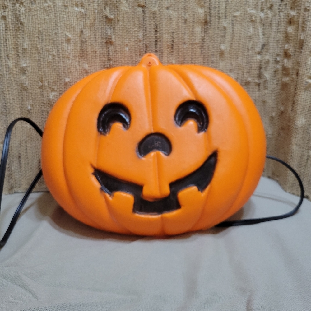 Vintage Halloween Pumpkin Jack-O-Lantern Light Up Blow Mold Made in USA